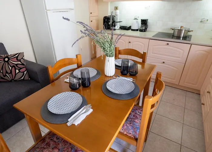 Mando Patrasso - Clasical In The Center Of With Free Parking Апартаменты