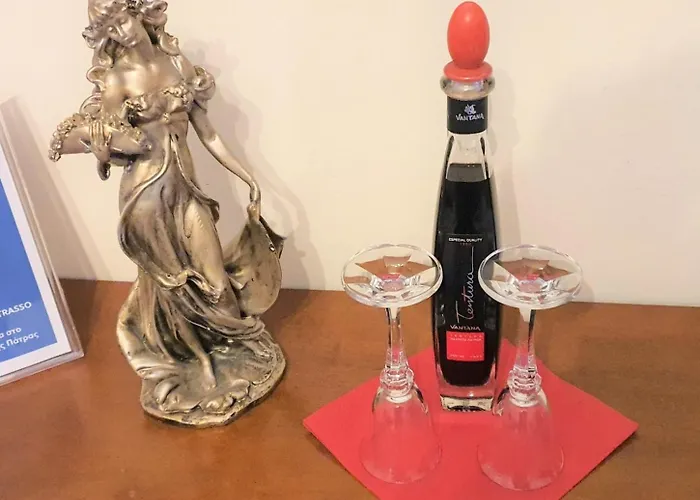 Mando Patrasso - Clasical In The Center Of With Free Parking Патра