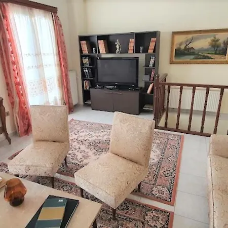 Mando Patrasso - Classical In The Center Of With Free Parking * Patras