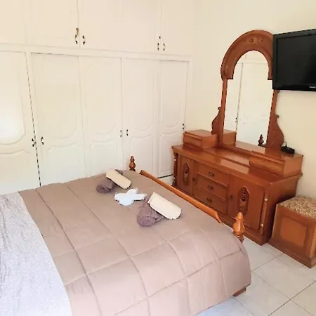 Mando Patrasso - Classical In The Center Of With Free Parking Patras