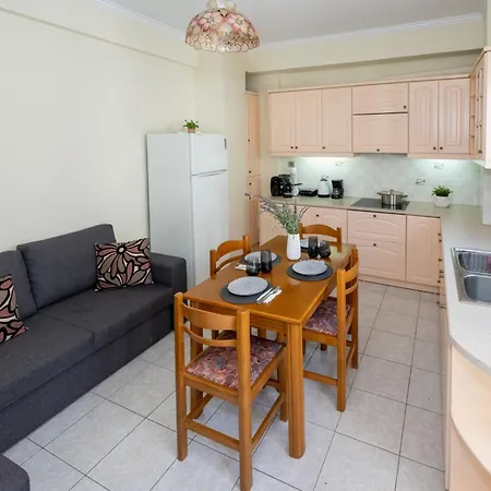 Mando Patrasso - Classical In The Center Of With Free Parking Apartment